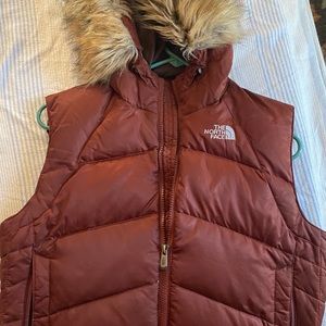 North Face 550 down vest /hood trimmed in fur